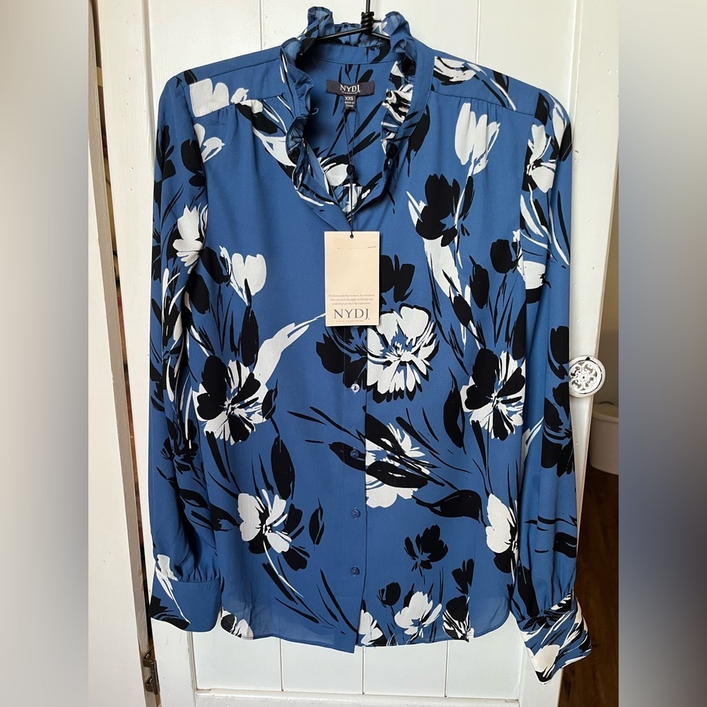NYDJ Ruffle Neck Long Sleeve Button Down Blouse Creekside
Blossoms Oversized XS - Picture 8 of 12